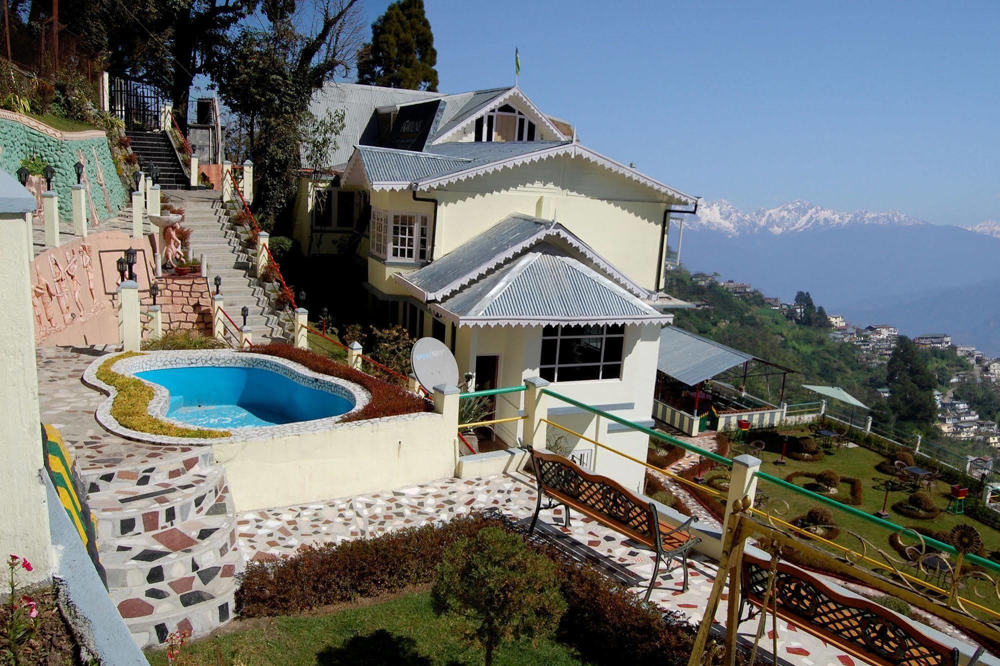 Central Nirvana Darjeeling  Eksteriør billede